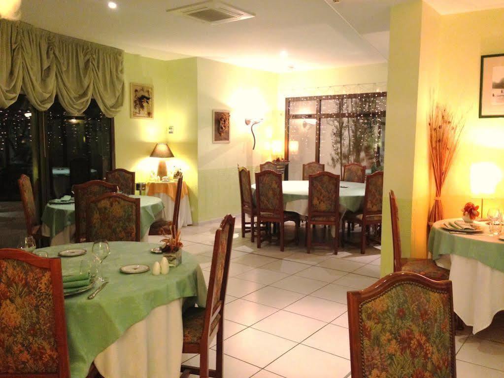 L'Orée Des Bois La Breille-les-Pins Esterno foto